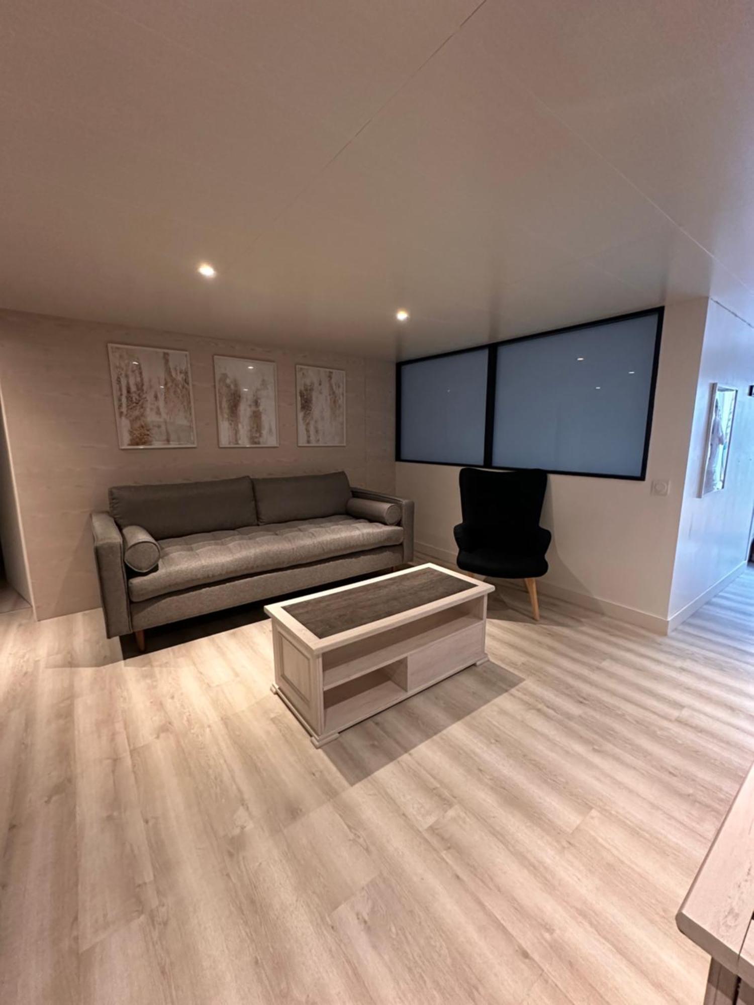 Jolie Dependance Equipee Apartment โชเลต์ ภายนอก รูปภาพ