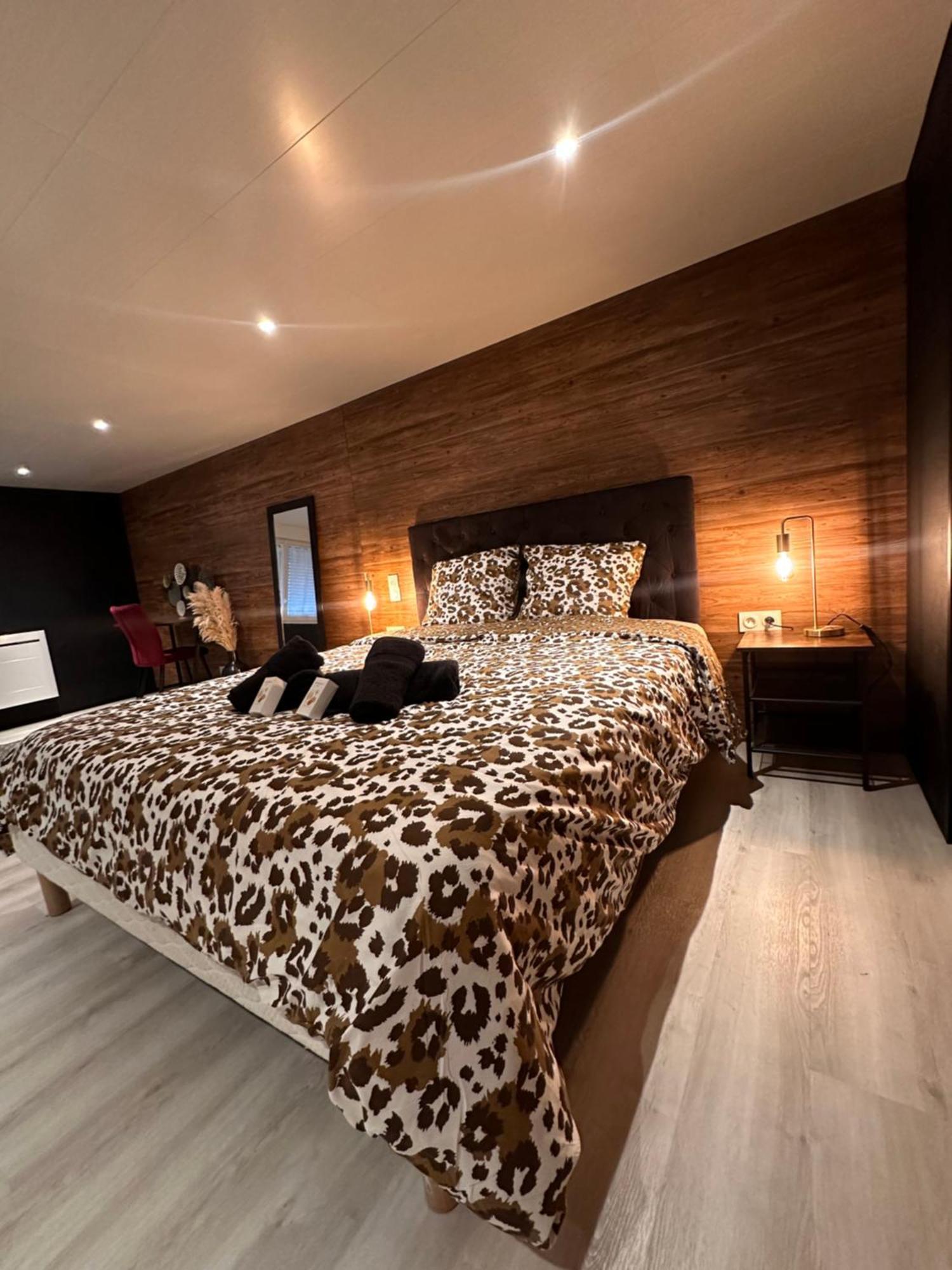 Jolie Dependance Equipee Apartment โชเลต์ ภายนอก รูปภาพ